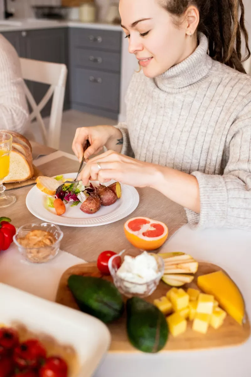 Why Taking a Pause Helps with Emotional Eating
