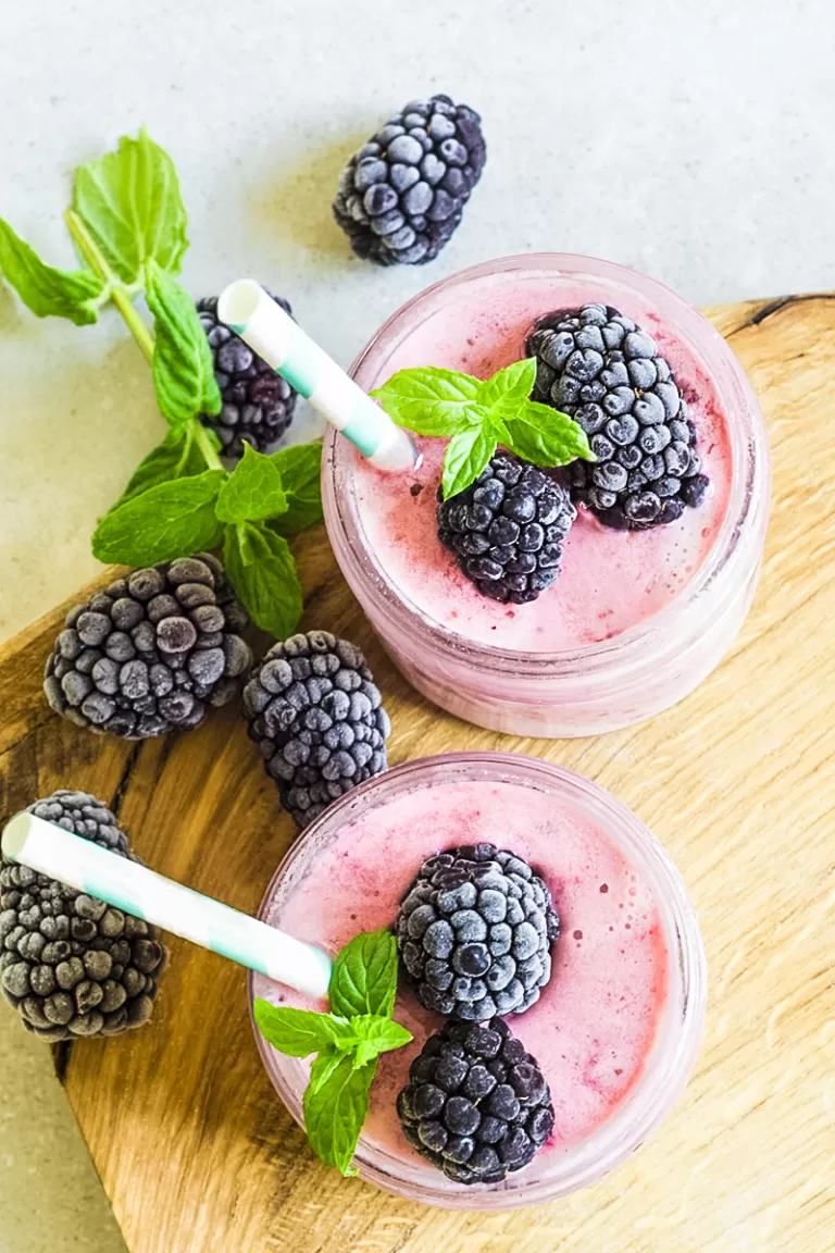 Fuel Your Body with this Refreshing and Nutritious Berry Boost Smoothie Recipe